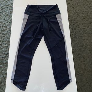 Lululemon 💖Bundle It!💖 Black and Gray Cropped Leggings.